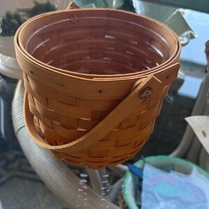 Longaberger fruit Basket with Handle